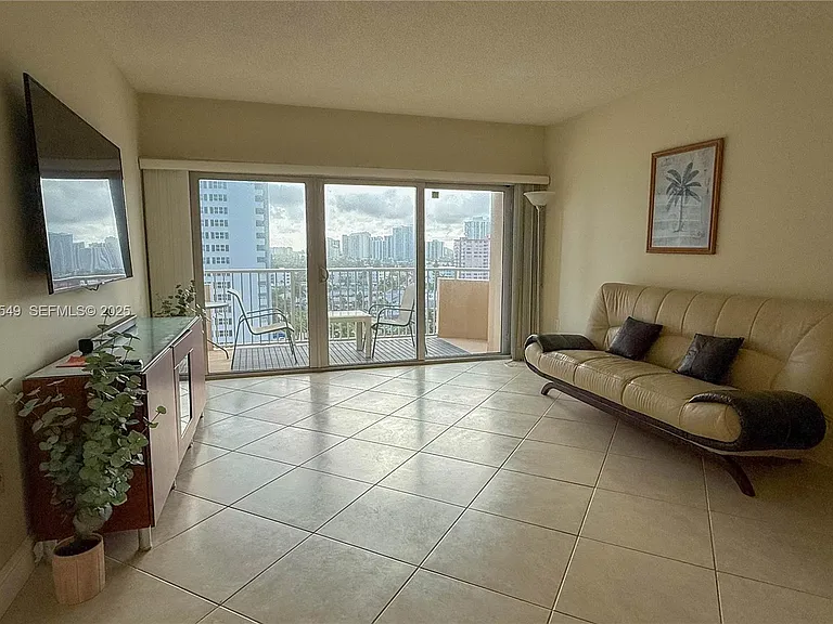 1980 S Ocean Dr #11N — Photo 6
