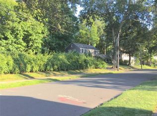 12 Stratford Rd, West Hartford, CT 06117