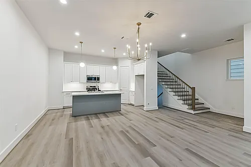 7709 Earl Rudder Way Photo 1