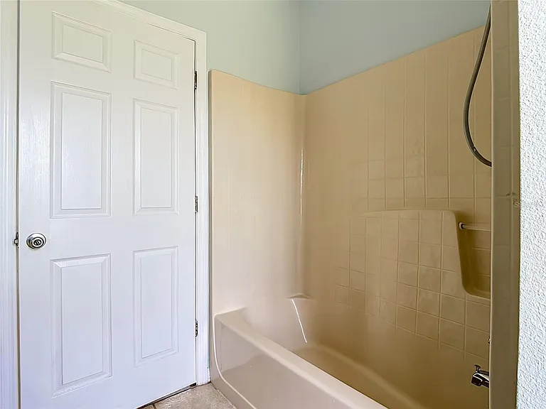 1001 Eiffel Ln — Photo 27