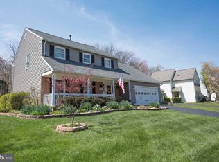214 Cardinal Glen Cir, Sterling, VA 20164