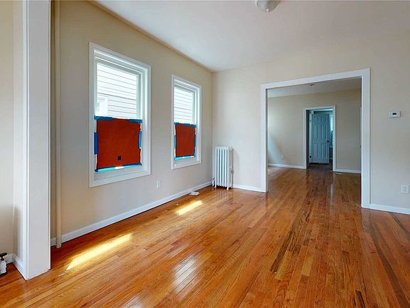 4th image of 8820 219th St