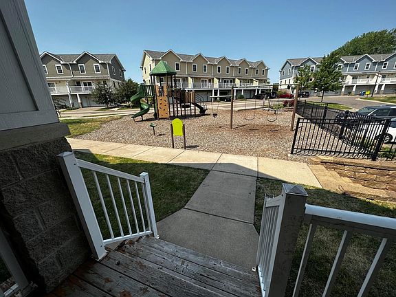 4th image of 663 Gateway Pl #663