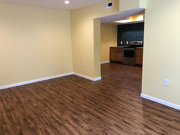 4th image of 165 Dogwood Cir NE