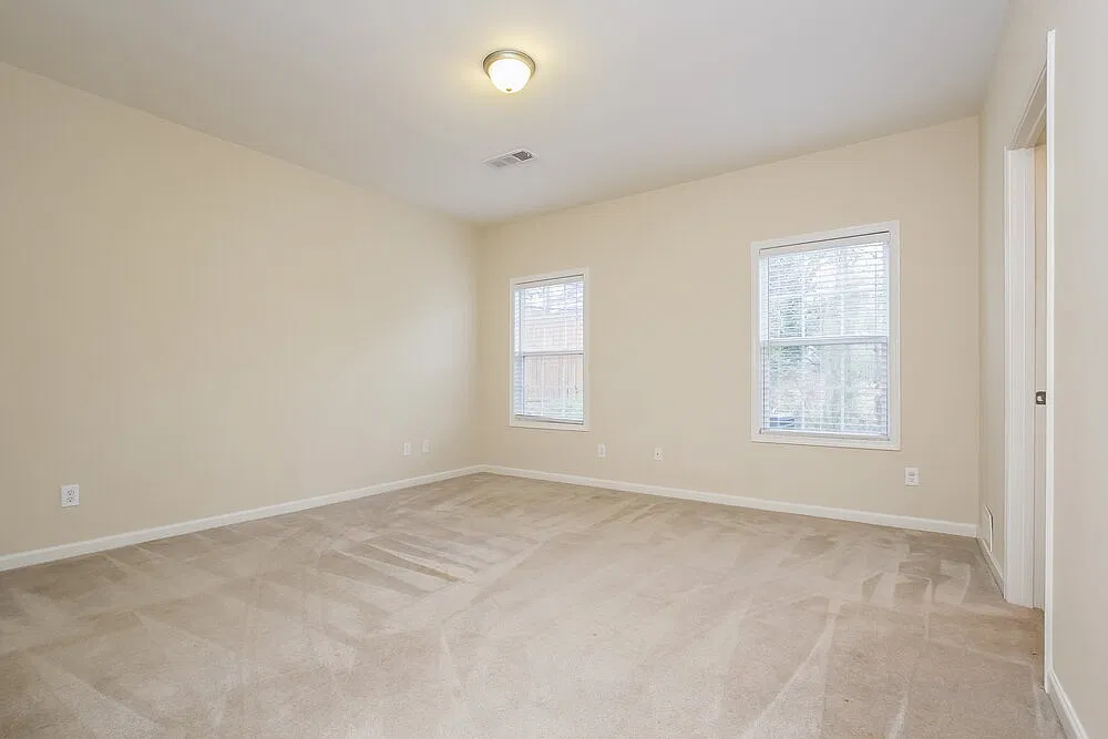 4 bed, 3.0 bath, 2442 sqft, $2,500 — Photo 3