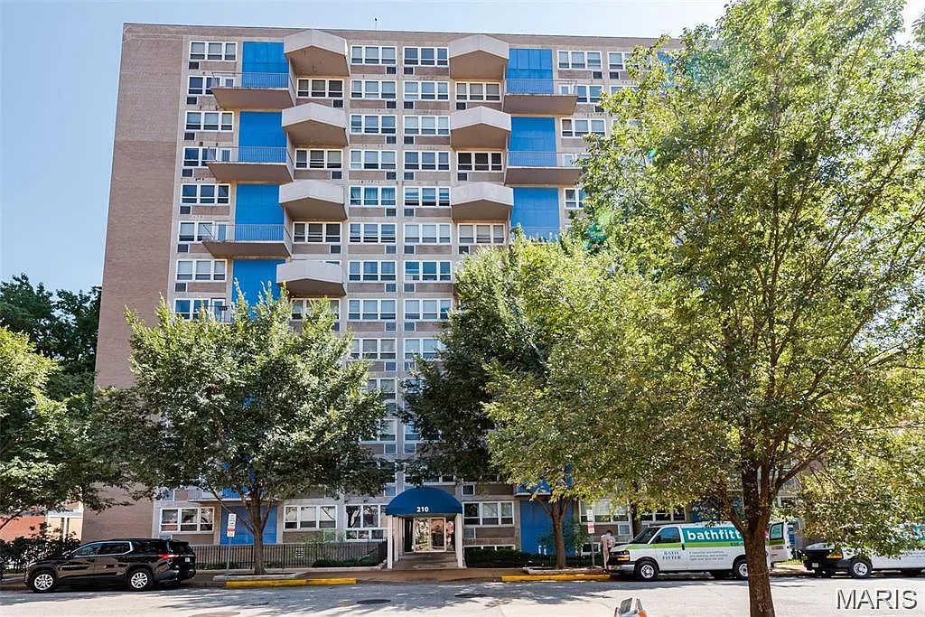 1 bed, 1.0 bath, 648 sqft, $950 — Photo 1