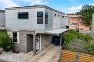 E Myrtle St-001