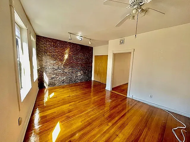 13 Charter St #2F — Photo 6