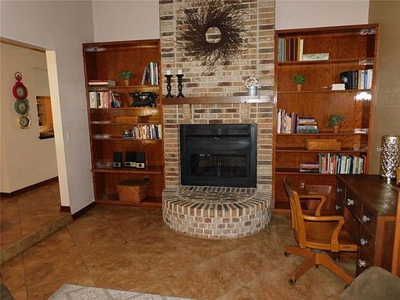 4th image of 8037 Dunstable Cir