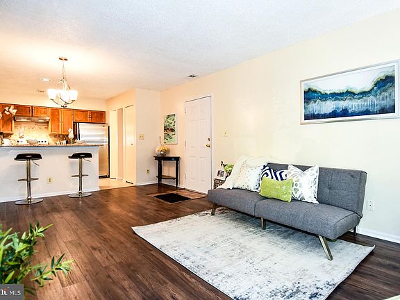 4th image of 7602H Lakeside Village Dr