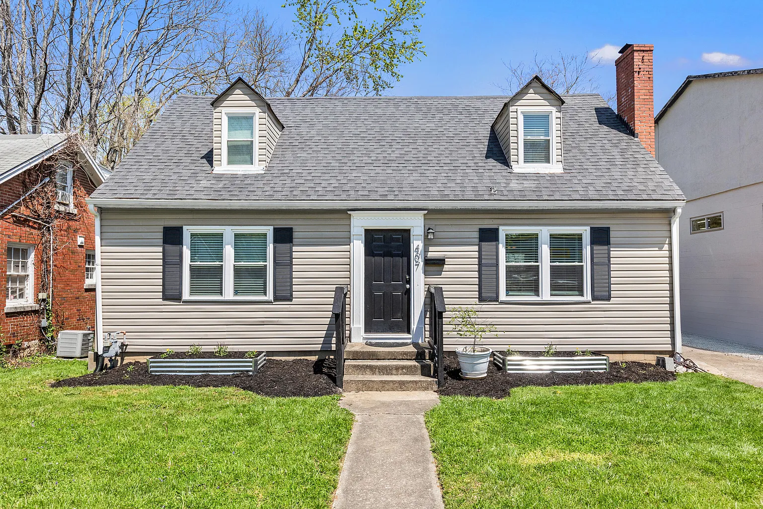 407 Delcamp Dr photo 1