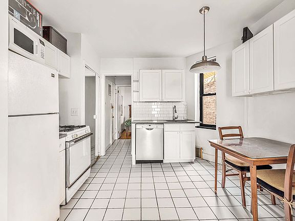 3rd image of 210 E 84th St APT 5B