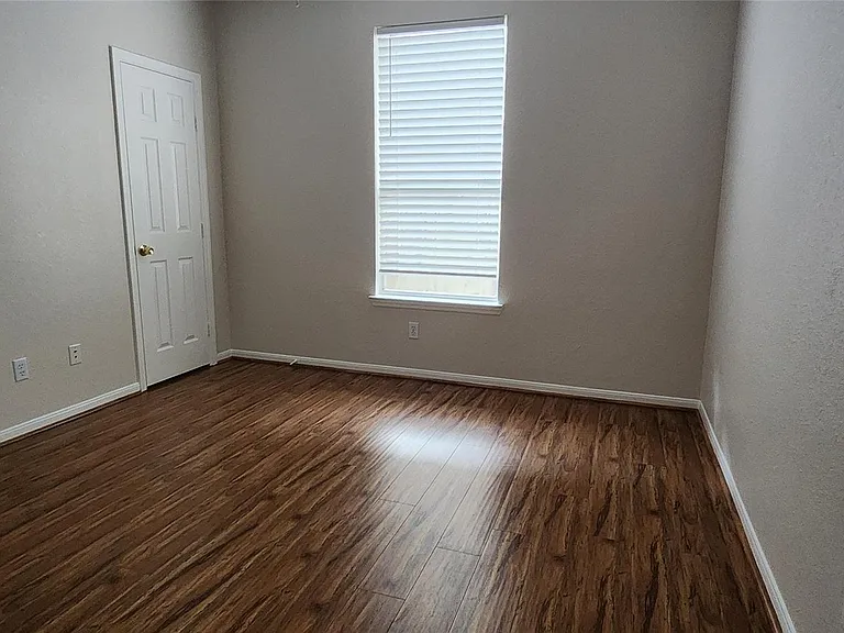 9710 Fieldbloom Ln — Photo 8