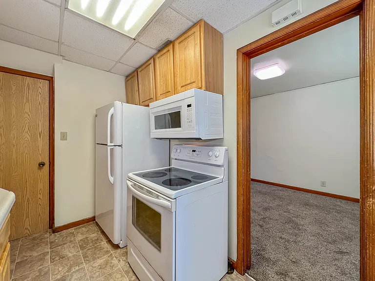 2141 Sunset Dr — Photo 8