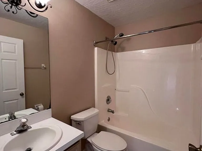 830 Laurel Dr — Photo 12