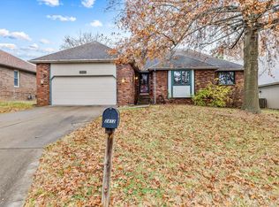 2412 S Nolting Ave, Springfield, MO 65807