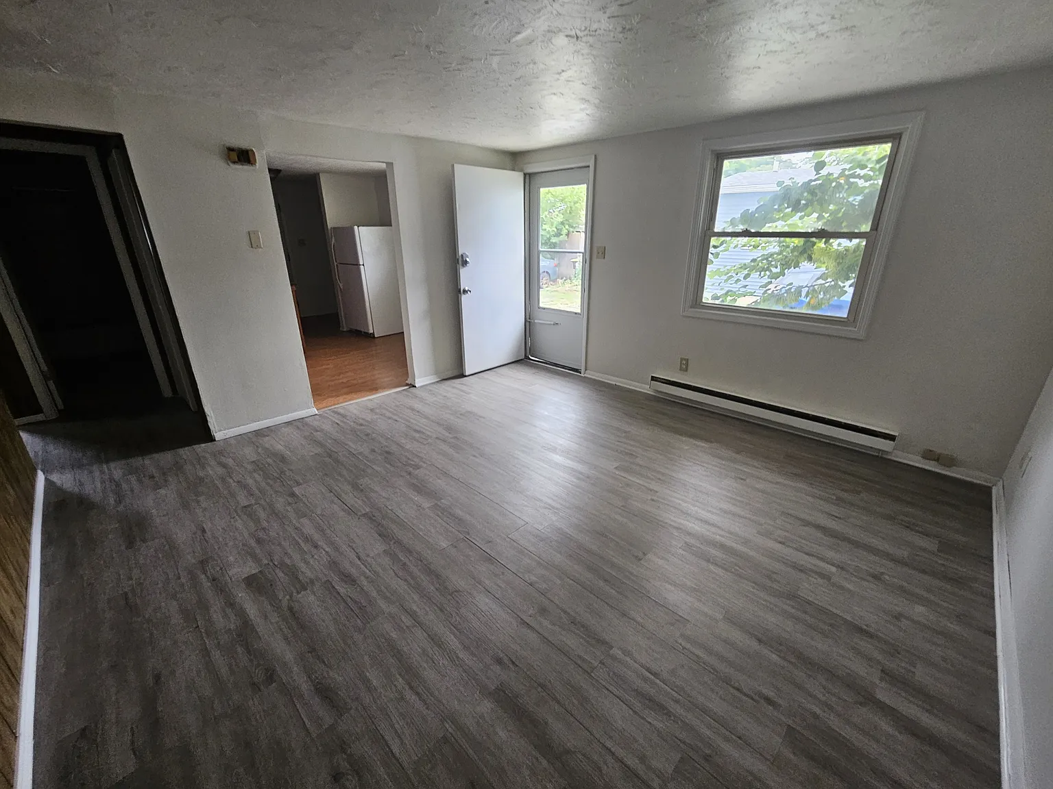 633 Anderson Ave photo 1