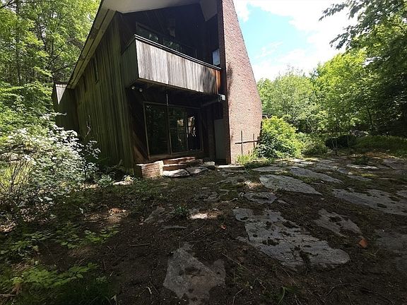 3rd image of 119 Buffam Rd