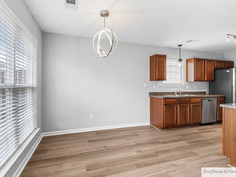 827 Chablis Dr — Photo 9