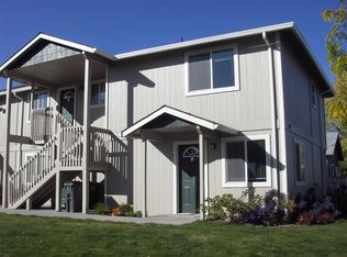 1033 Oak St APT D, Central Pt, OR 97502