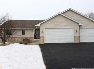1353 Creekside Cir, Waconia, MN 55387