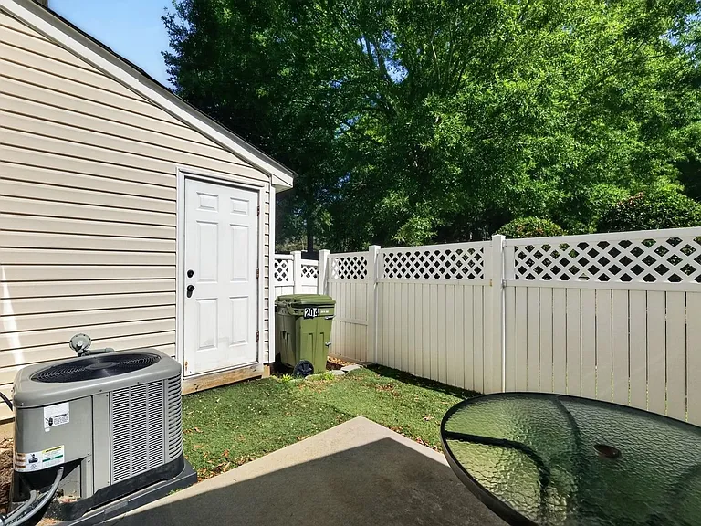 204 Butler Pl — Photo 15
