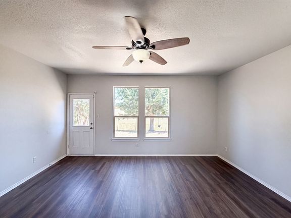 3rd image of 5928 Deck House Rd
