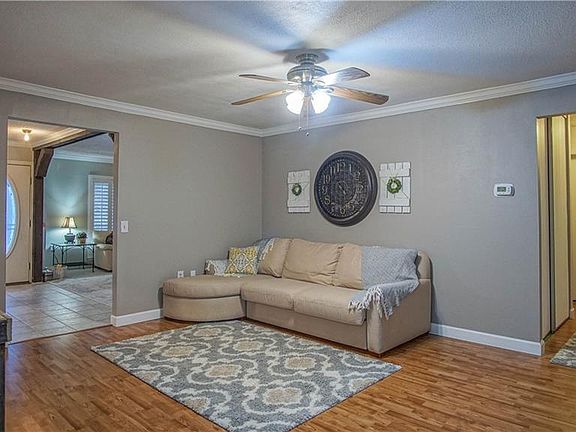 4th image of 5202 Las Campanas St