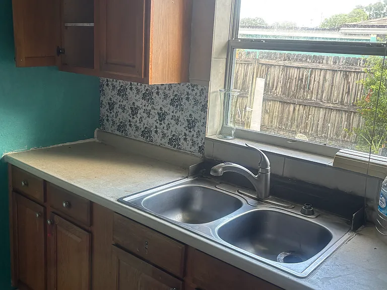 1745 Cleveland St — Photo 9