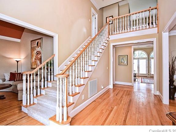 3rd image of 3423 Maryhurst Ln