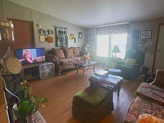 4th image of 9556 Deer Trail Ave