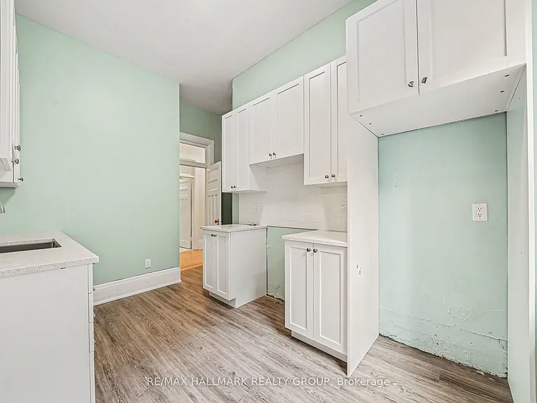 413 Elgin St #4 — Photo 13