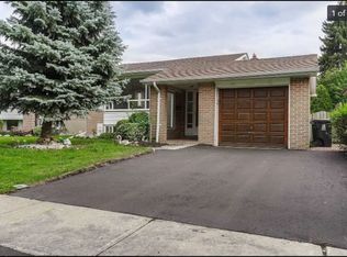 25 Lockdare St, Toronto, ON M1S2Z5