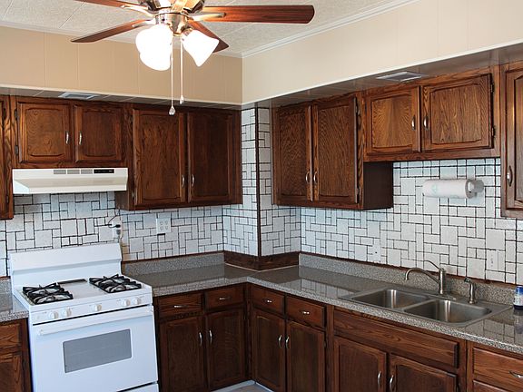 4th image of 710 Tilden Ave