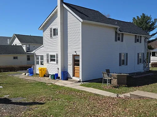 143 Cemetery St #143.5 Photo 1