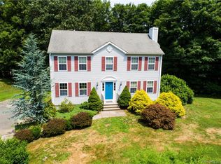 36 Crescent Pl, Monroe, CT 06468