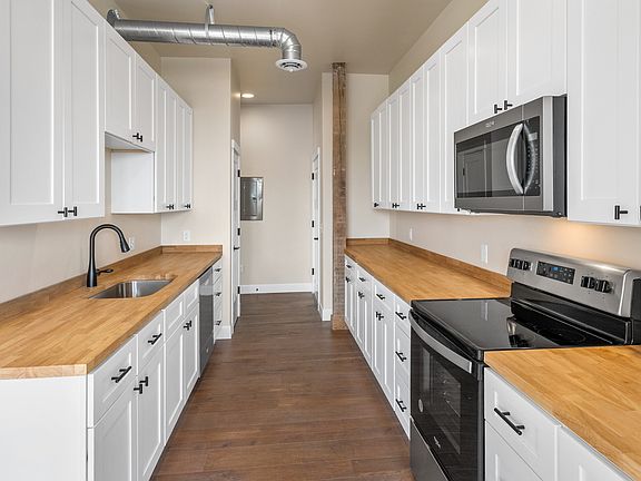 4th image of 415 N Broadway St Unit 3
