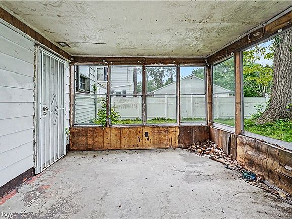 5th image of 1358 Peckham St