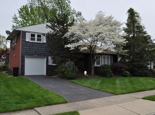 20 Gramercy Rd, Old Bridge, NJ 08857