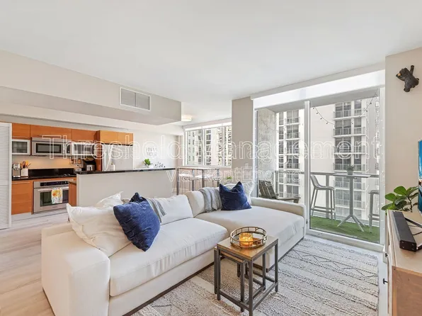 253 NE 2nd St APT 2202, Miami, FL 33132