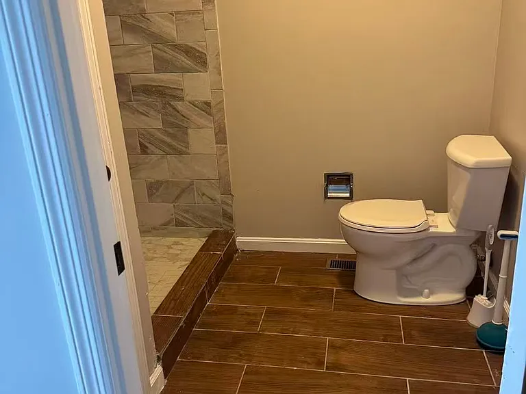 7469 Fitzroy Ct — Photo 32