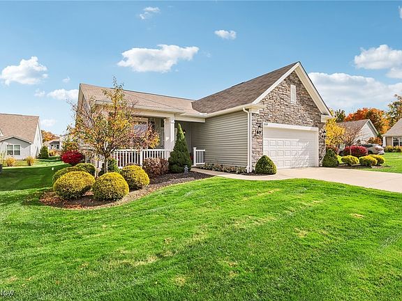 3rd image of 8109 Parkcroft Dr
