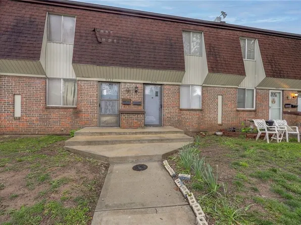 9929 W 52nd St, Merriam, KS 66203