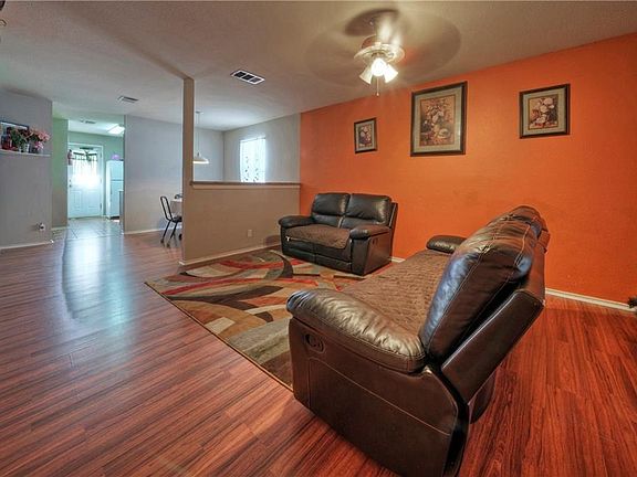 3rd image of 15021 Bigelow Dr