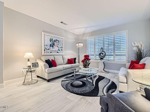 4th image of 15833 W GOLDENROD Drive