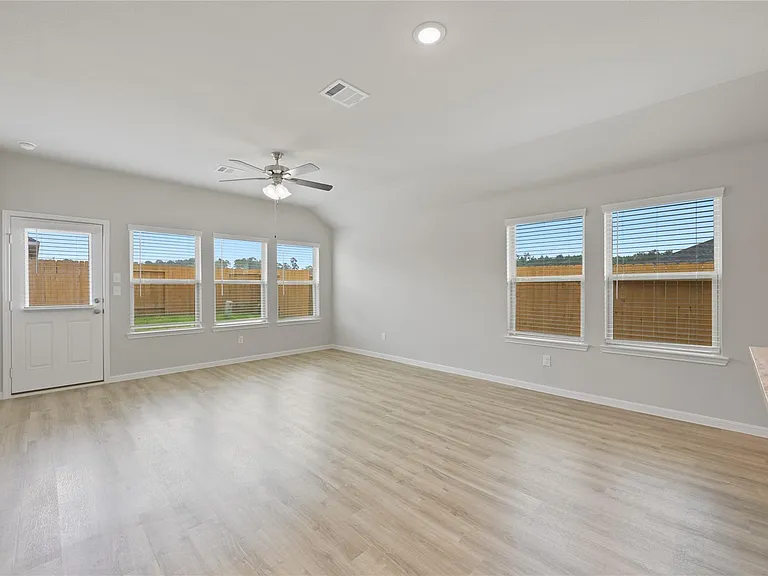 10107 Gold Finch Run — Photo 16