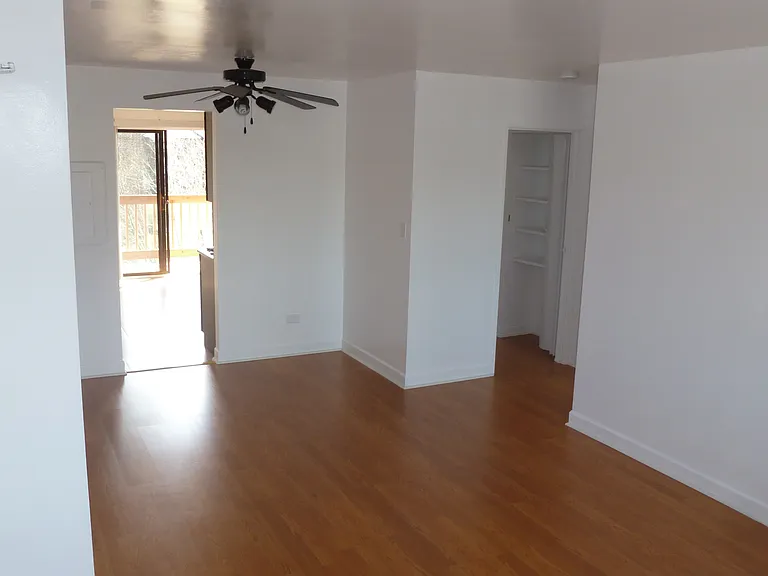 1851 N Green Ln N #2B — Photo 3