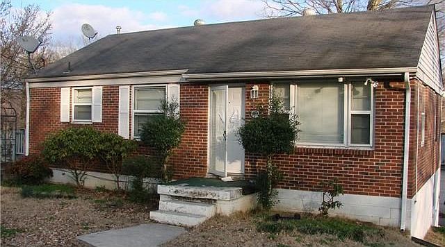 2nd image of 721 Braidwood Dr