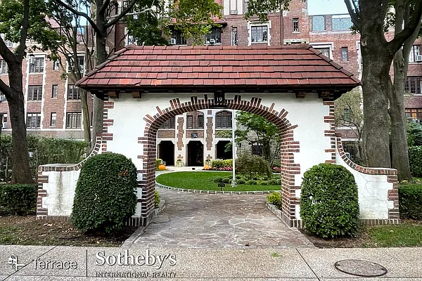 Sold by Terrace Sotheby's International Realty | media 20