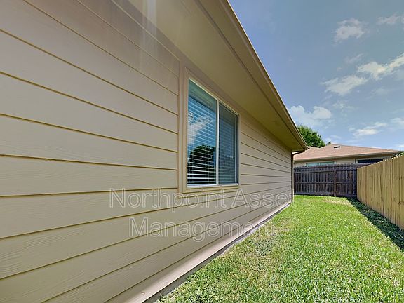 3rd image of 8522 Woodcamp Dr